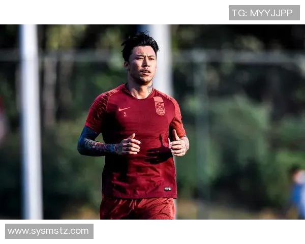 纹花臂的足球明星:从赛场到生活,展现个性与自信的背后故事 纹花臂的足球明星:从赛场到生活,展现个性与自信的背后故事